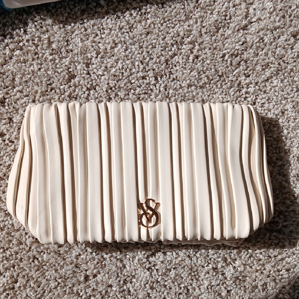 Elegant Cream Cosmetic Bag